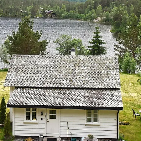 Feriehus Three-bedroom Holiday In Førde *
