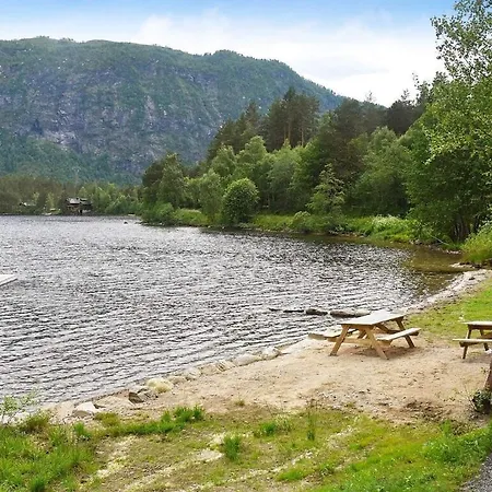 Three-bedroom Holiday In Førde Feriehus *