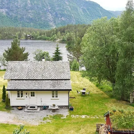 Three-bedroom Holiday In Forde Mo (Sogn og Fjordane)
