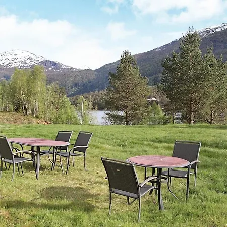 Three-bedroom Holiday In Førde Feriehus