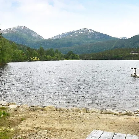 Three-bedroom Holiday In Forde Holiday home Mo (Sogn og Fjordane)