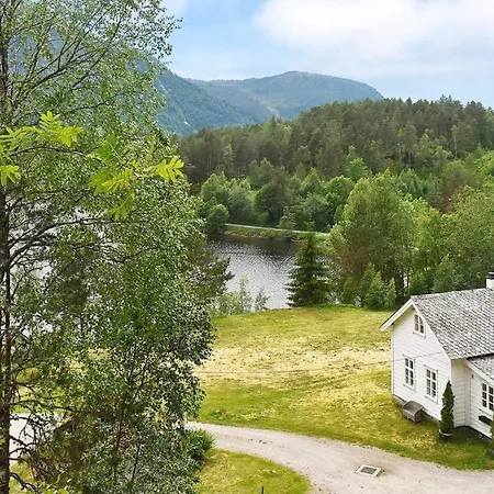 Three-bedroom Holiday In Førde Feriehus