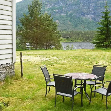 Three-bedroom Holiday In Førde Mo (Sogn og Fjordane)